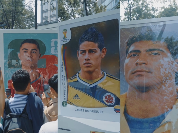 Expo de estampas gigantes del Mundial en Reforma